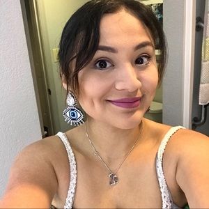 Meet your Posher, Zinnia